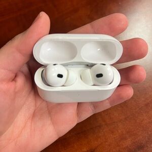 Apple White Earbud Headphones